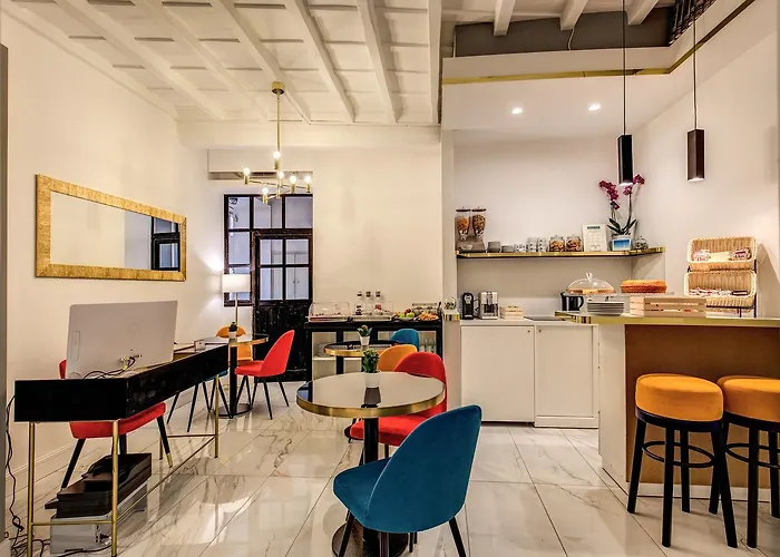 ليتل كوين بنثيون روما