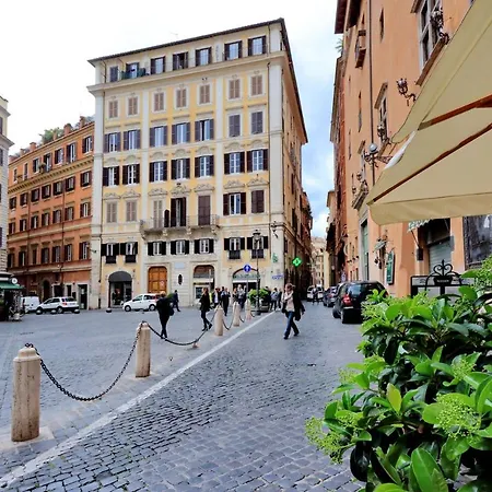 Little Queen Pantheon 4* Roma