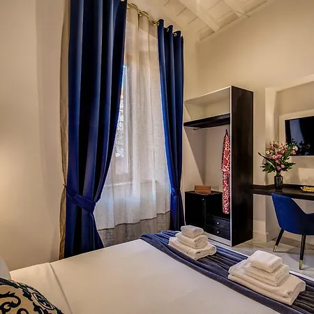 Little Queen Pantheon 4* Roma