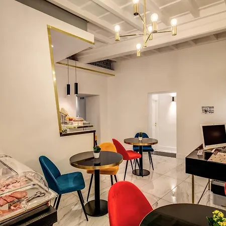 Little Queen Pantheon Roma