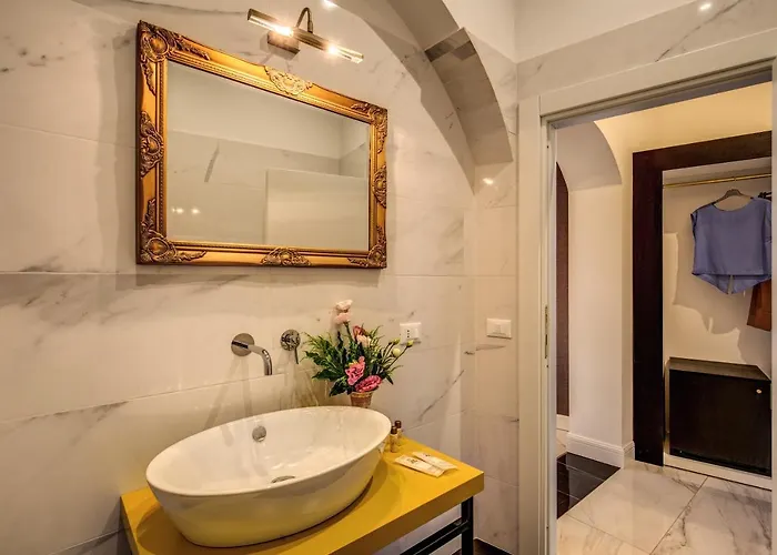 Little Queen Pantheon 4* Roma