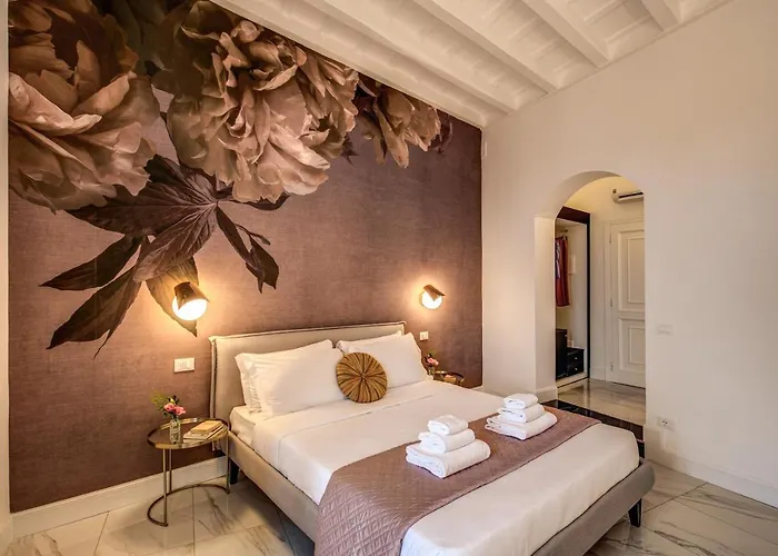 Little Queen Pantheon Konukevi