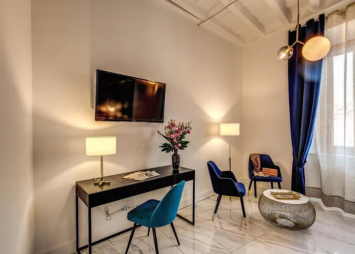 Little Queen Pantheon Konukevi Roma