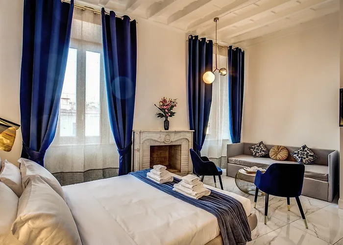 Little Queen Pantheon Konukevi Roma