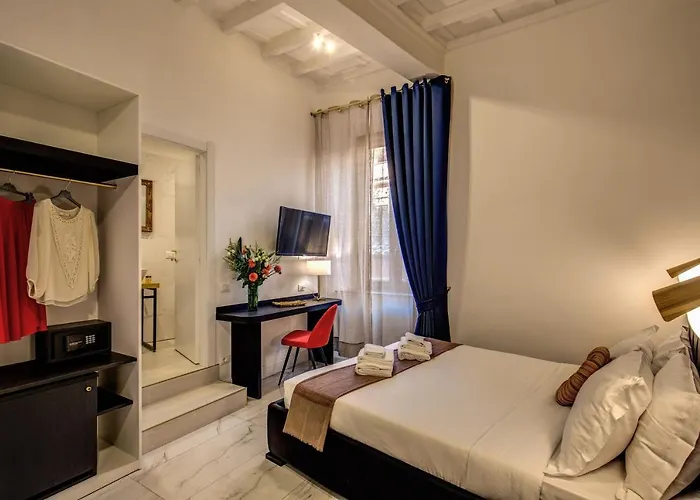 Little Queen Pantheon Konukevi Roma