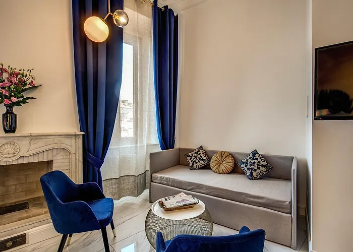 Konukevi Little Queen Pantheon