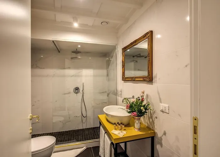 Konukevi Little Queen Pantheon