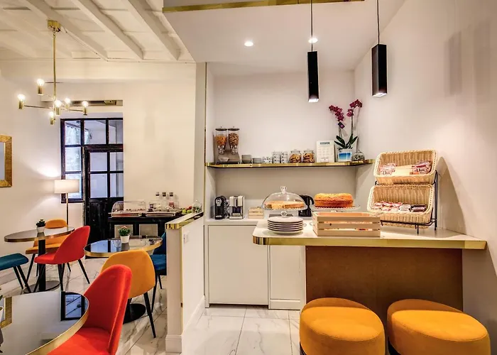 Konukevi Little Queen Pantheon Roma