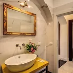 Little Queen Pantheon 4* Roma